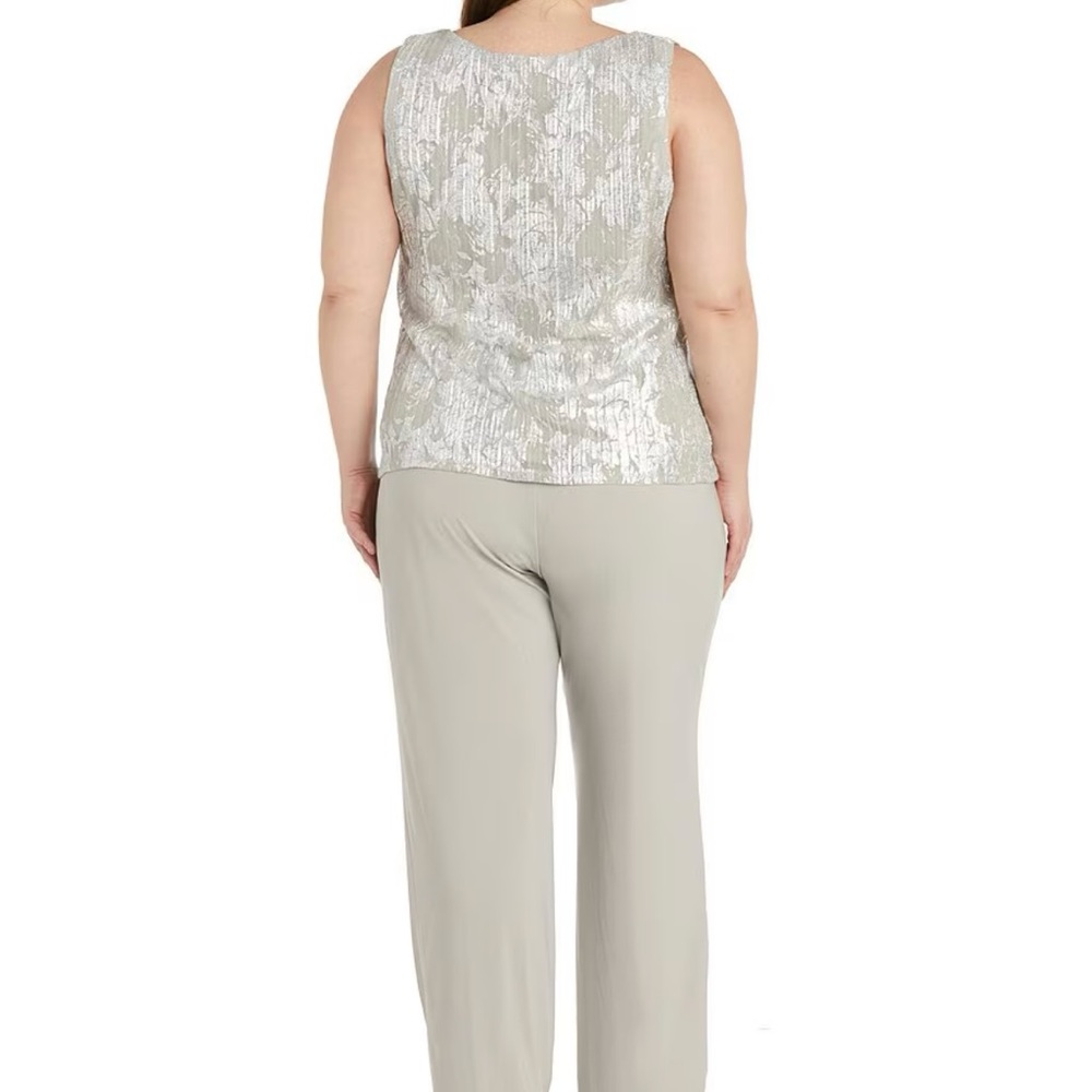 This is an R & M Richards Plus Size 3/4 Sleeve Round Neck 3-Piece Pant Set - Picture 5 of 6